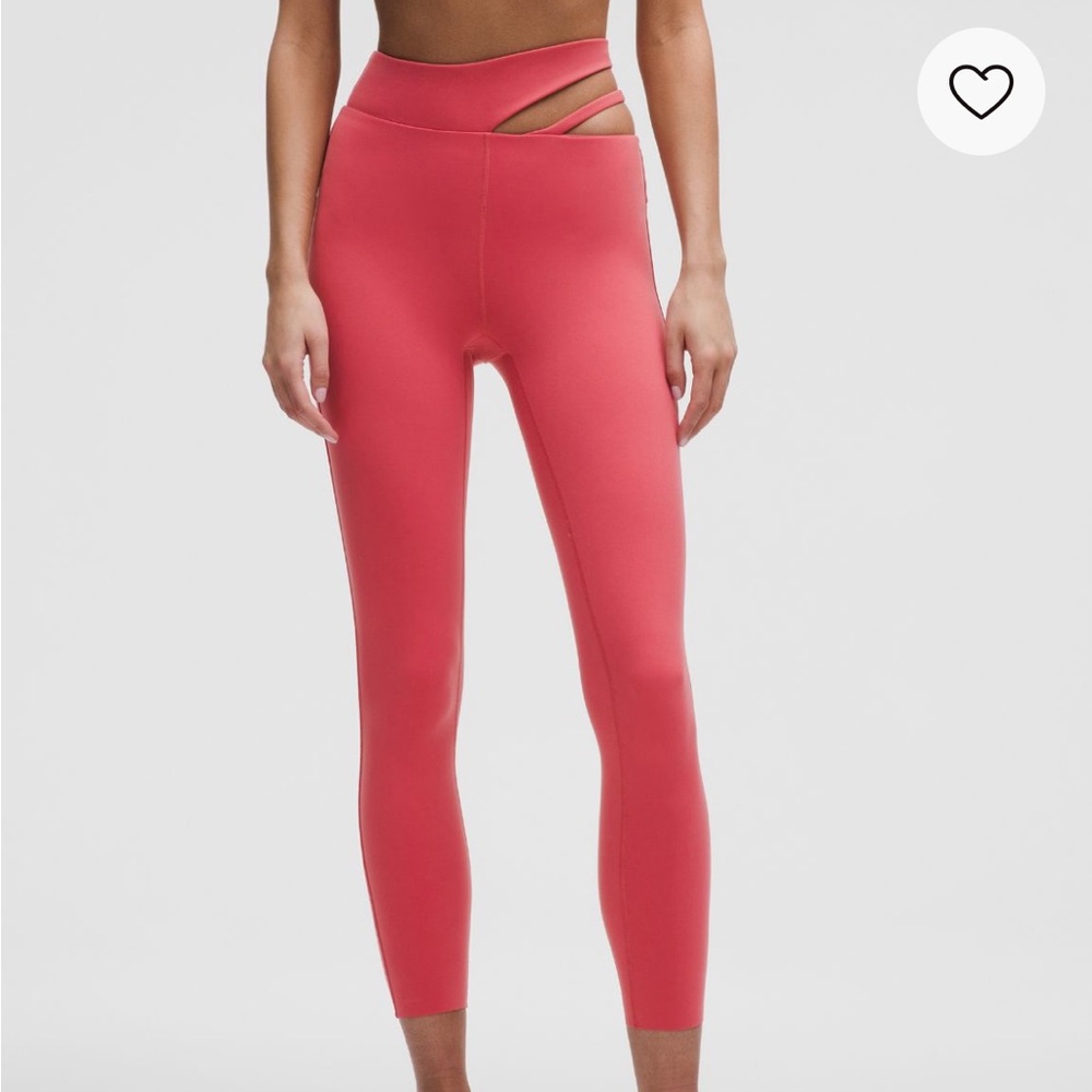 Lululemon Cut-Out Waist High-Rise Train Tight 25"
Desert Red size 2 NWT